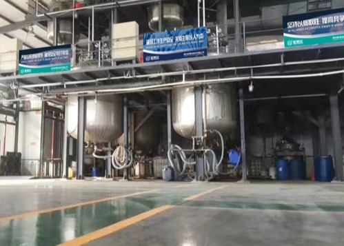 लंबे शेल्फ जीवन कागज बनाने के लिए वैक्स इमल्शन पैकिंग 1000KG IBC टैंक